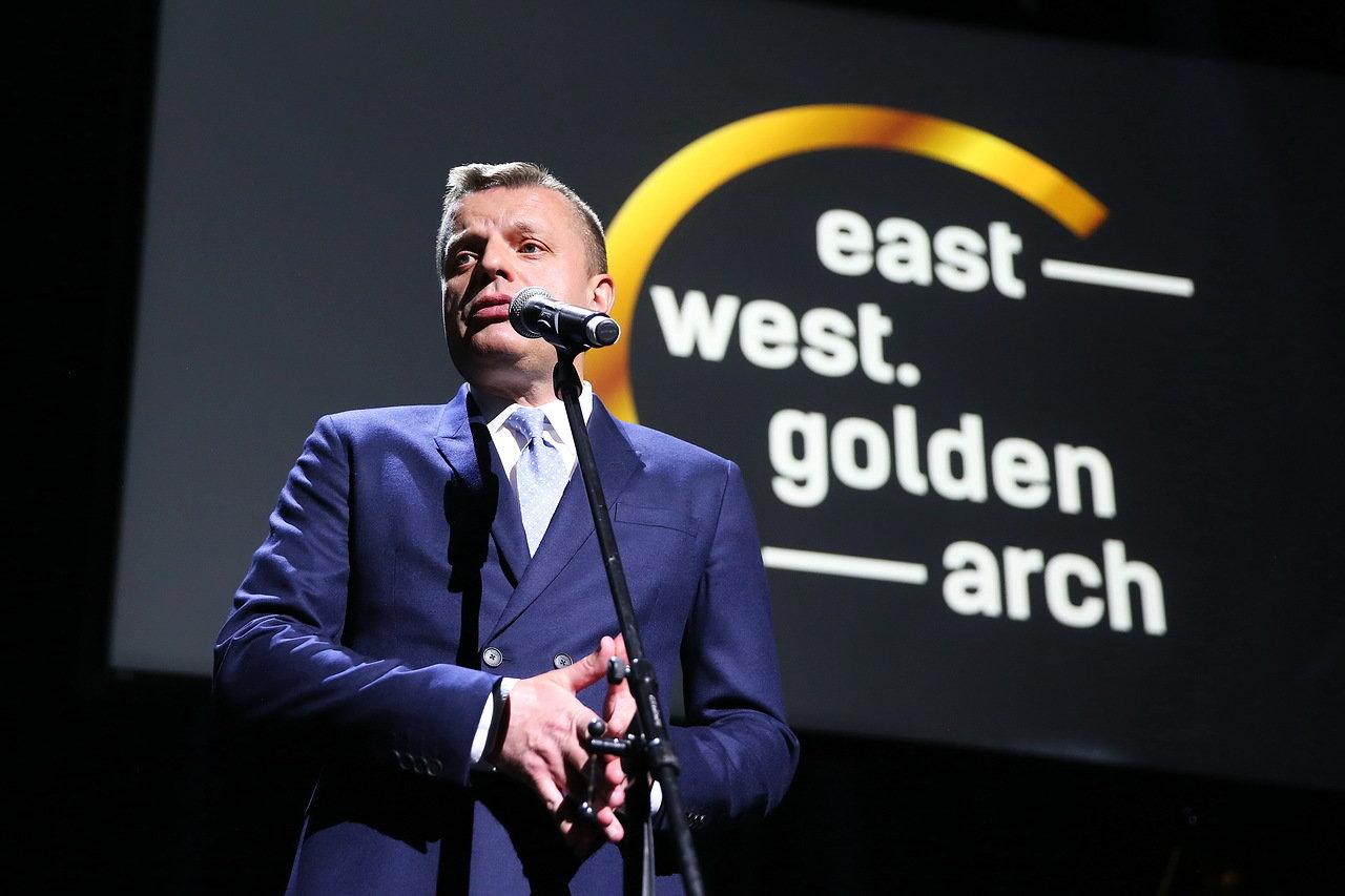 Стали известны победители премии «Восток-Запад. Золотая арка»