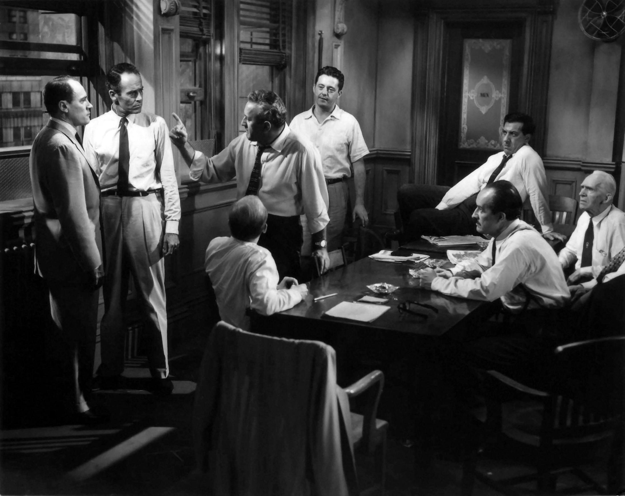12 разгневанных мужчин отзывы. Сидни Люмет 12 разгневанных мужчин. Двенадцать разгневанных мужчин 1957. 12 Разгневанных мужчин 12 Angry men, 1957.