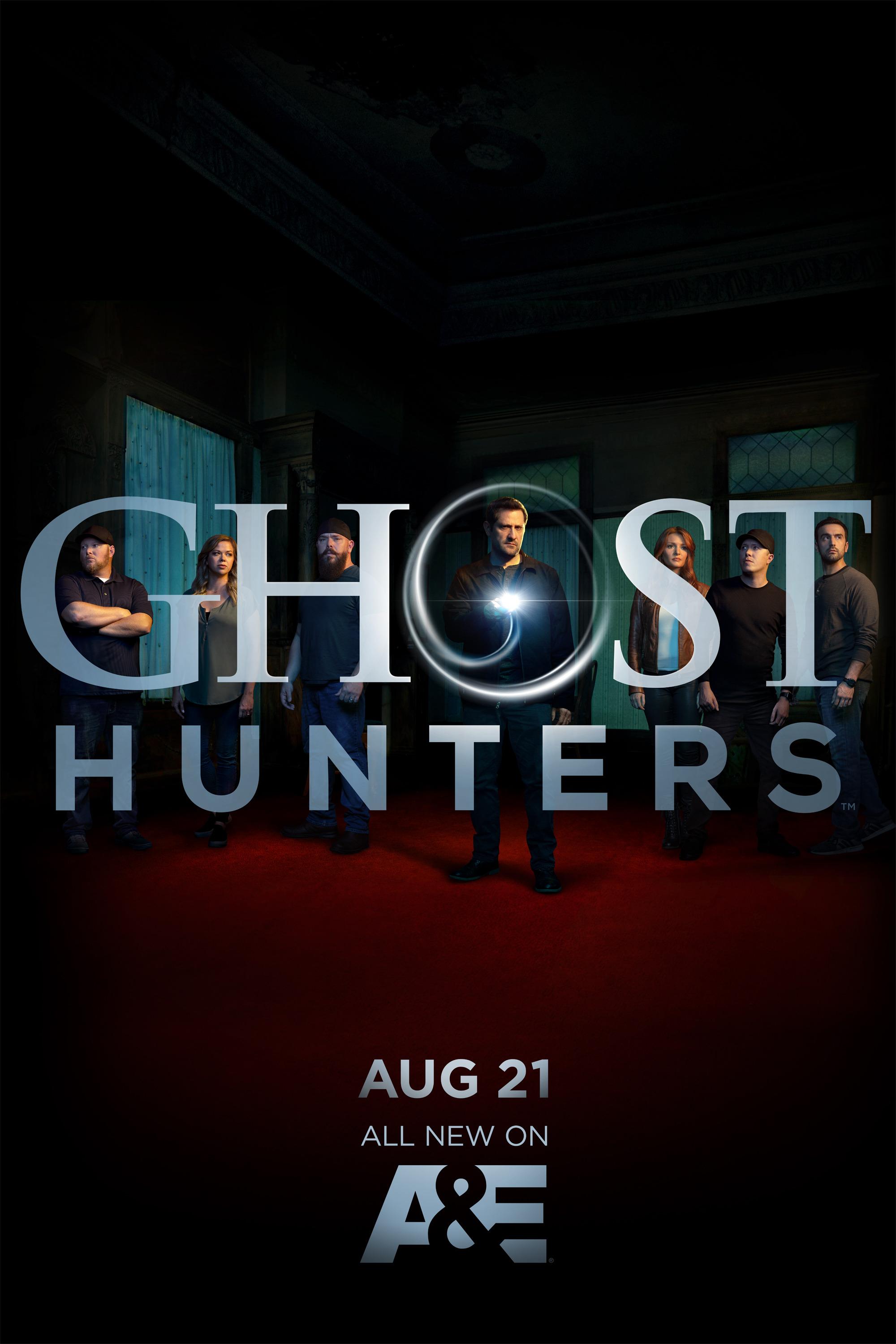 Постер фильма Ghost Hunters