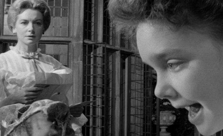 Кадр из фильма "Невинные" (1961)